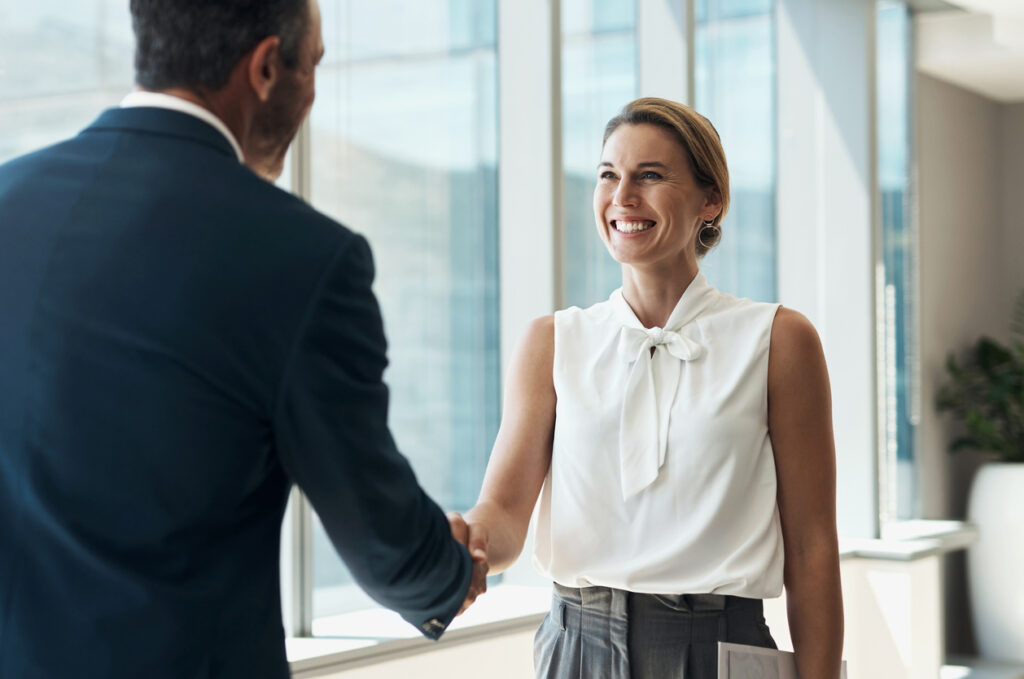 Anlegerwohnung für Privatpersonen: Foto mit Businessfrau bzw. unabhängige Ehefrau